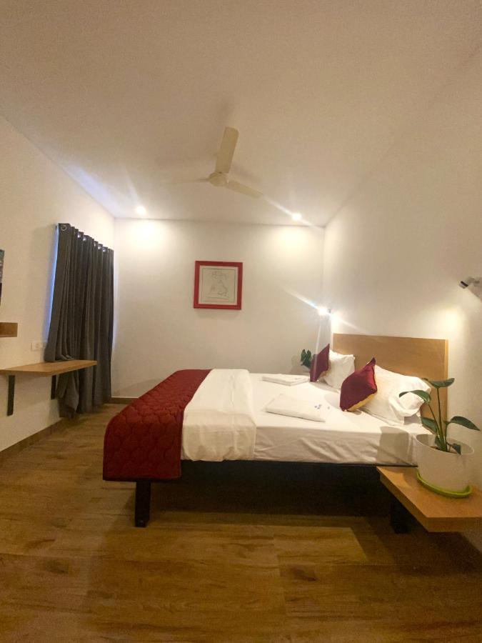 Hotel Bluestone シュリーカーラハスティ エクステリア 写真