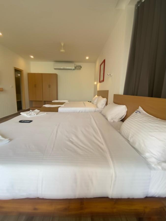 Hotel Bluestone シュリーカーラハスティ エクステリア 写真